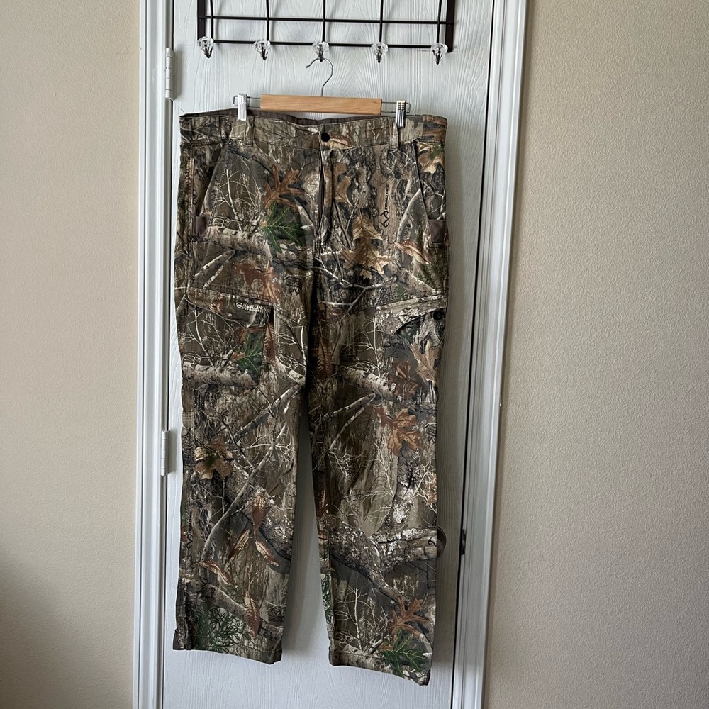 Magellan Outdoors Green and Brown Cargo Pants for Outdoor Adventures